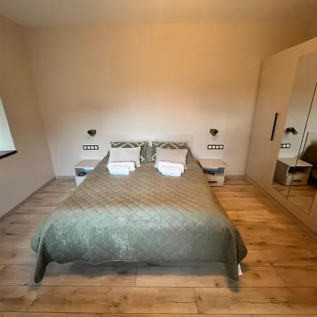 Living House Plesivec