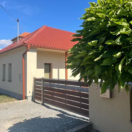 Living House * Plesivec