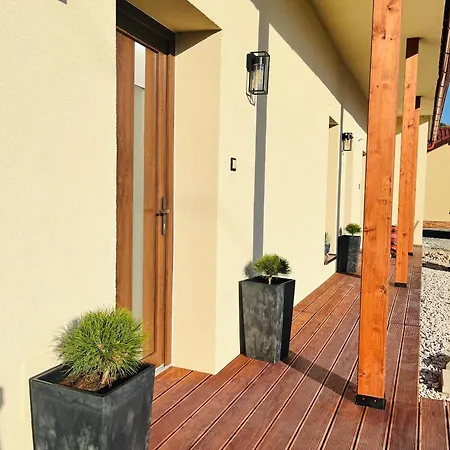 Living House Plesivec